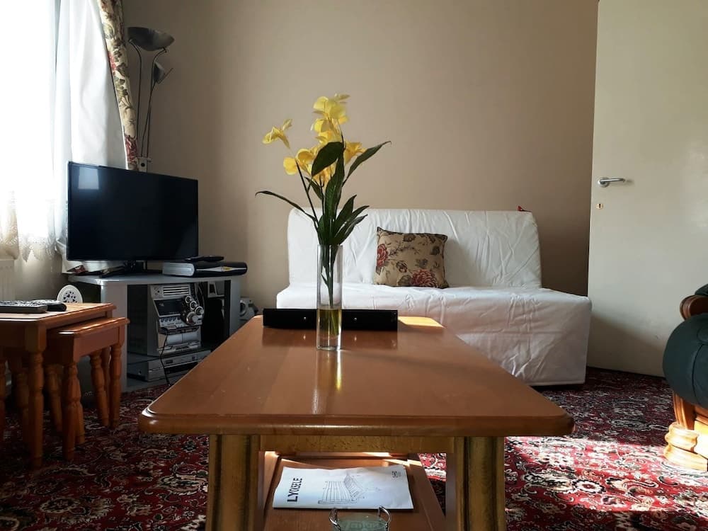 House with a garden in Arnos Grove