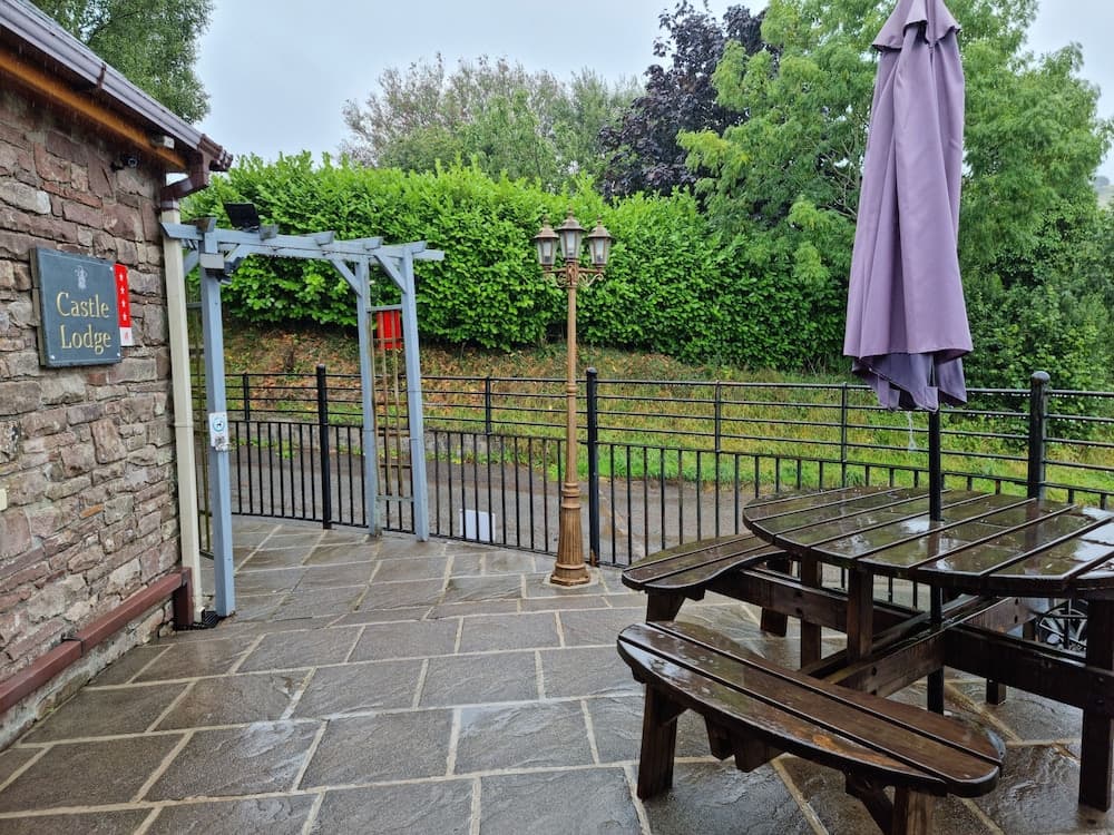 Konaklama yerinin ön cephesi