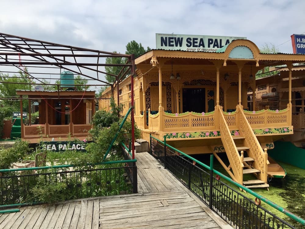 New Sea Palace Houseboats