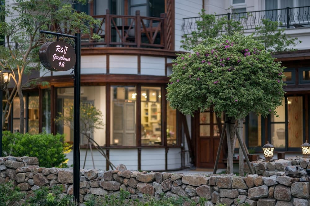 R&J GuestHouse