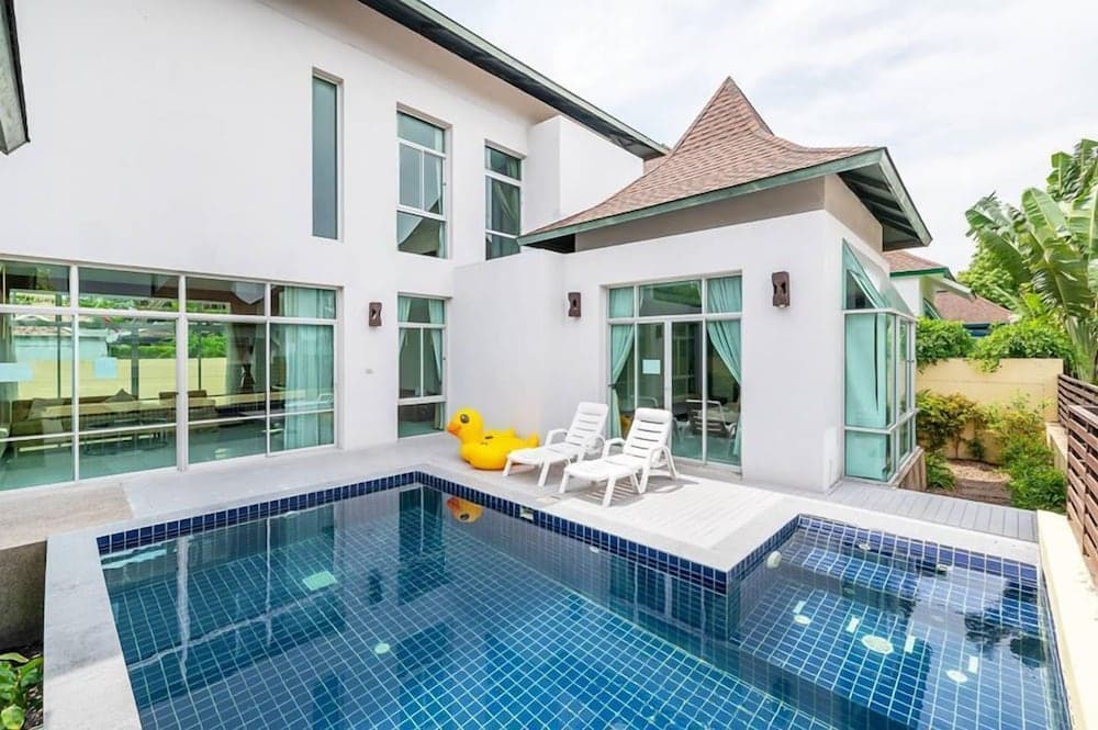 AnB Pool Villa 3BR Glass House in Pattaya
