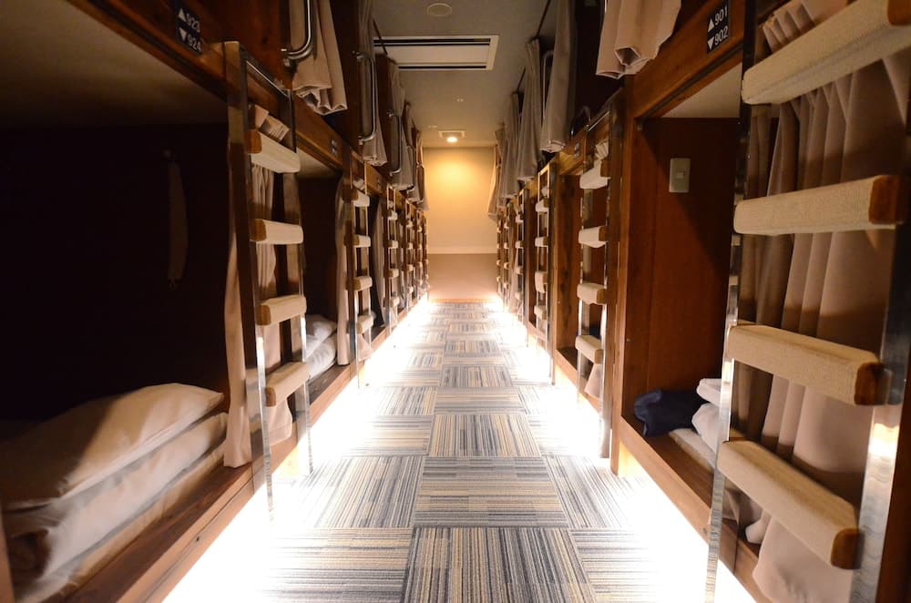 Kumamoto Capsule Hotel - Hostel, Caters to Men