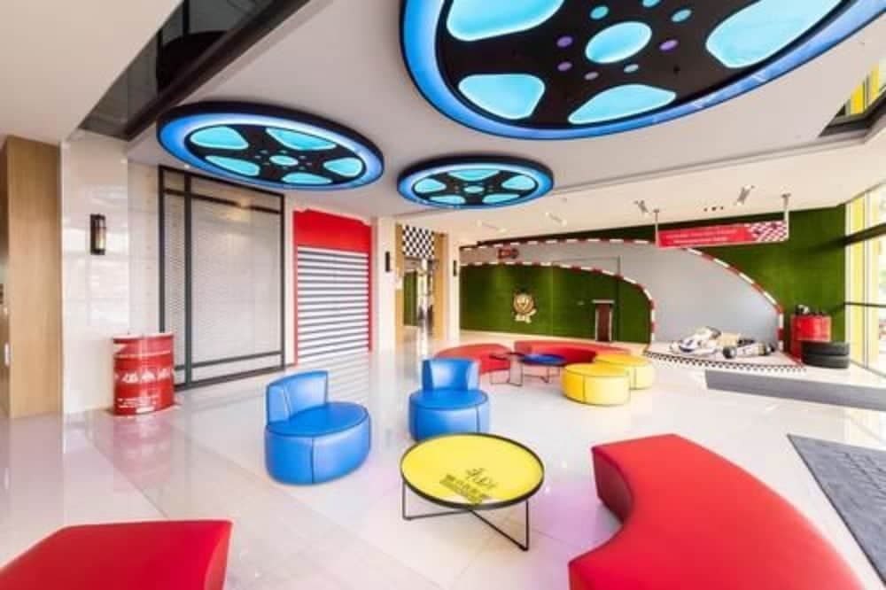 Holiday Garden Hotel SKM Park
