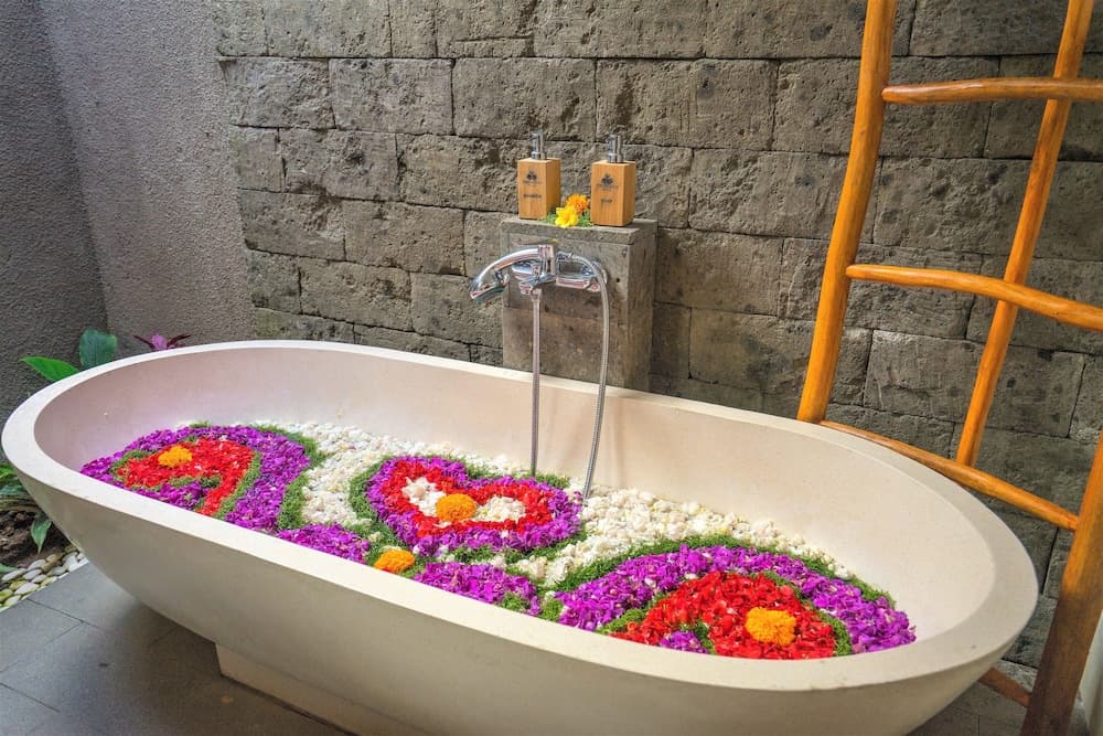Özel spa küveti