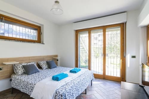 4 Bedroom Villa near Metro