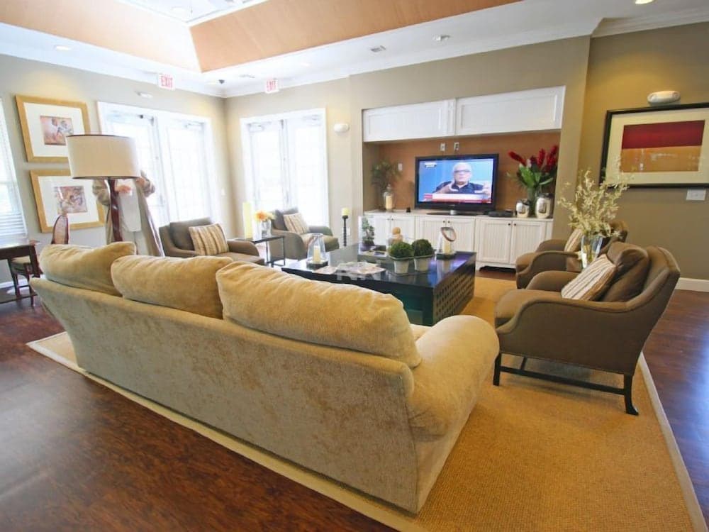 Fv60025 - Lucaya Village - 3 Bed 2 Baths Apartment