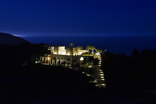 Villa Kete Deluxe Rooms