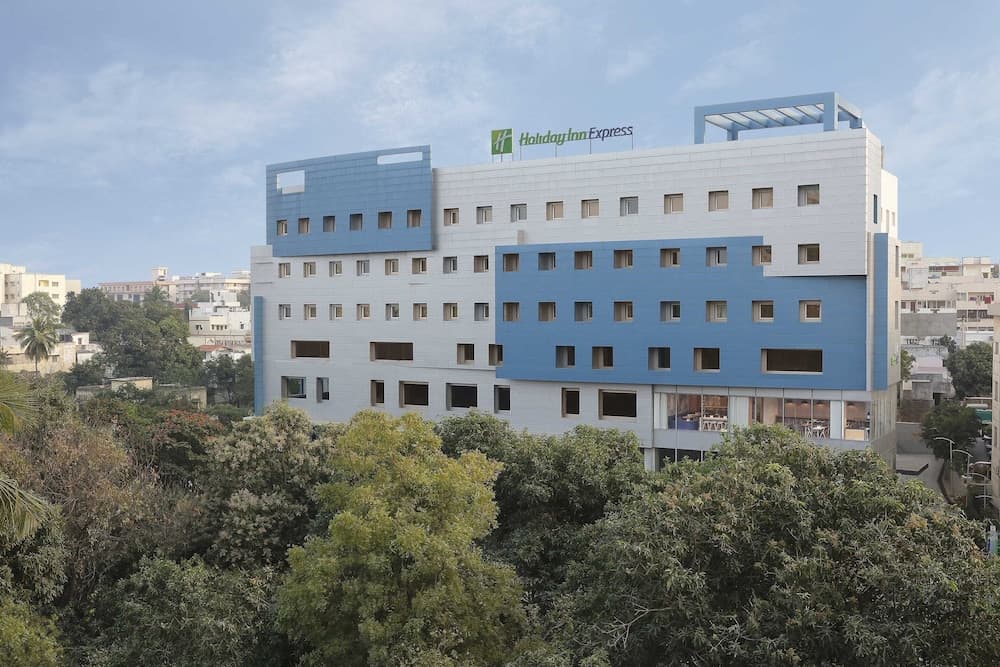 Holiday Inn Express Hyderabad Banjara Hills by IHG