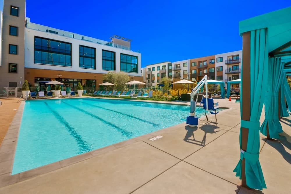 Bluebird Suites near Facebook HQ