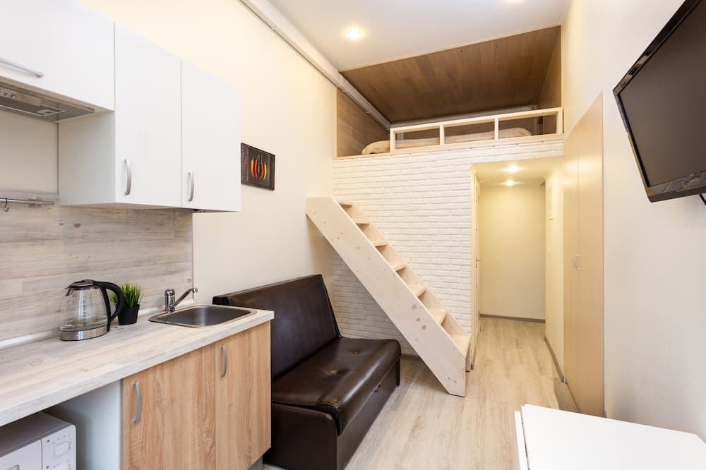 City of Rivers on English Embankment