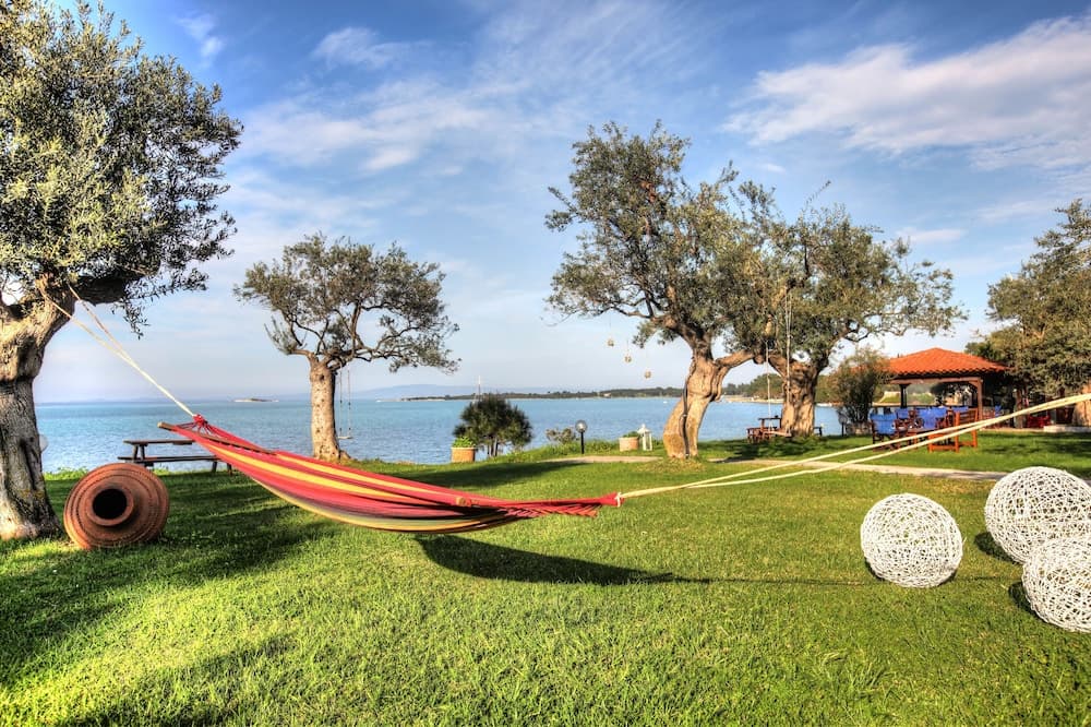 Anna Karra Studios & Apartments