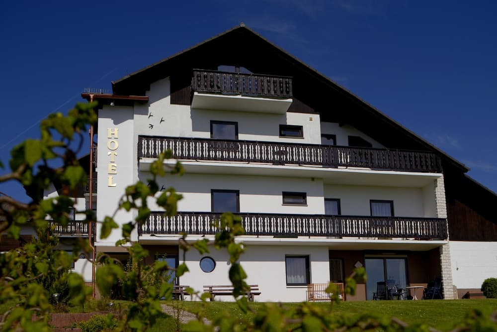Garni Hotel & Ferienwohnungen Seeschlößchen