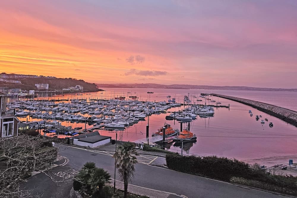 Devoncoast Seaview Apartments