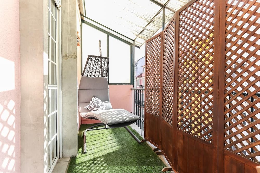 Principe Real Balcony by Homing