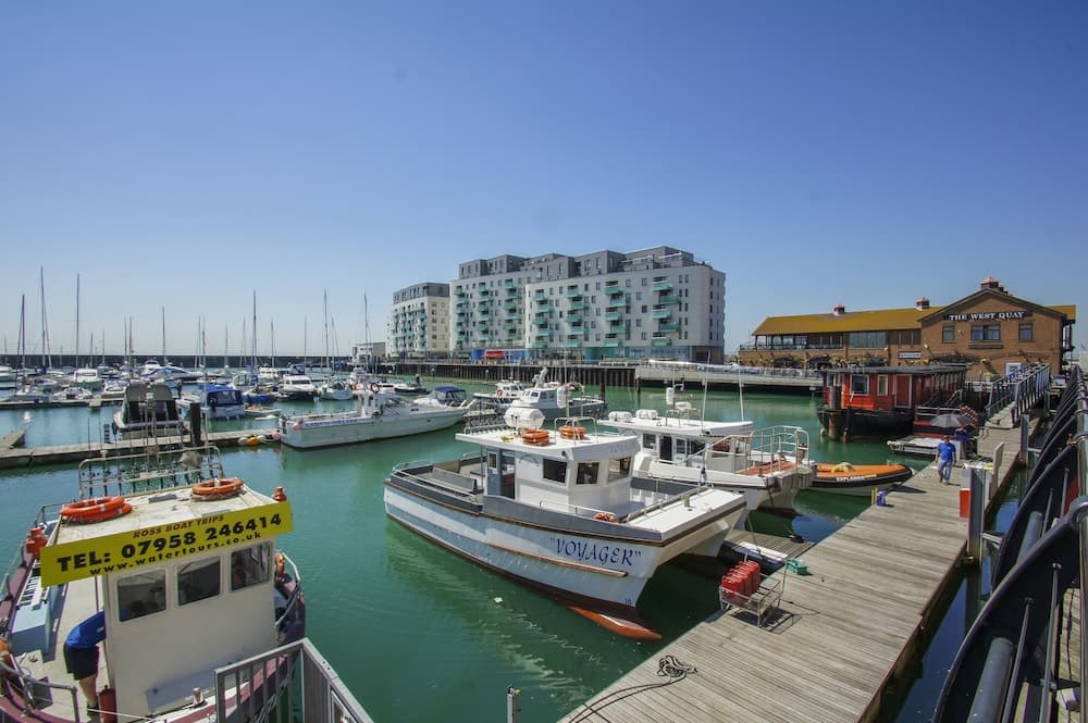 Marina Apartment Parking by Brighton Holiday Lets