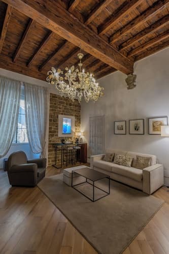 Donati Luxury Tower Suites