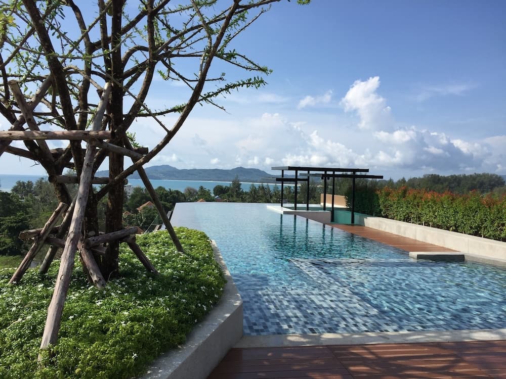 6 Avenue Surin by Lofty