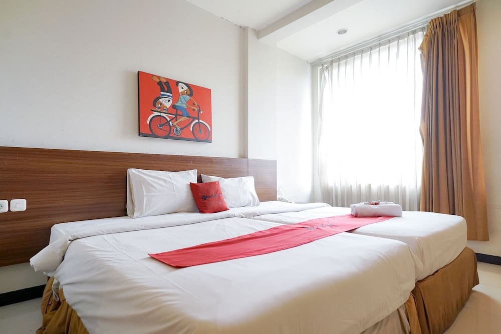 RedDoorz Near Braga Street