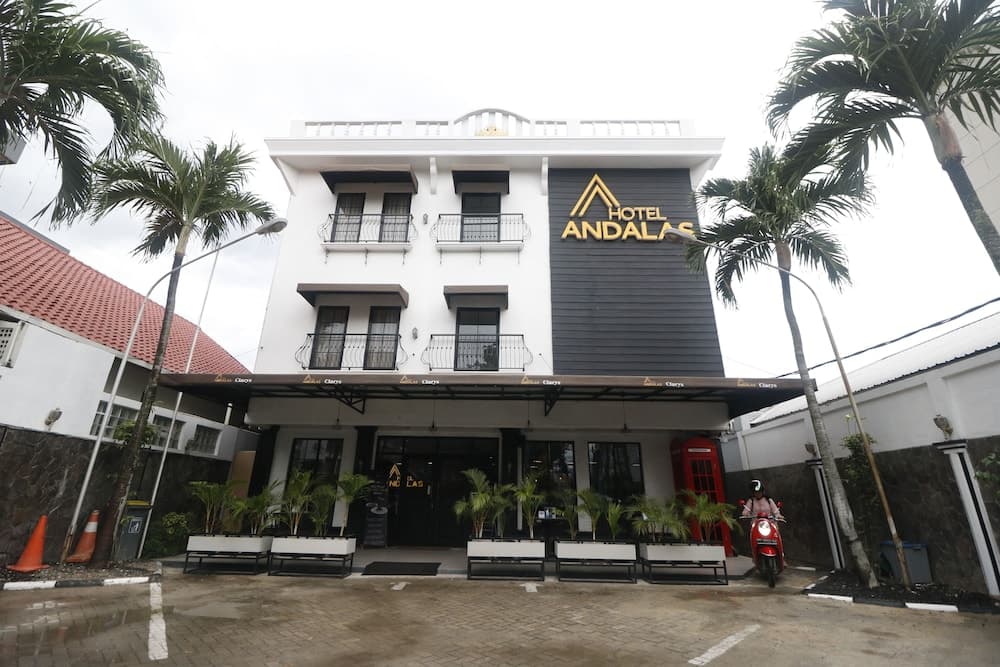 RedDoorz Plus @ Jalan Raden Intan Lampung