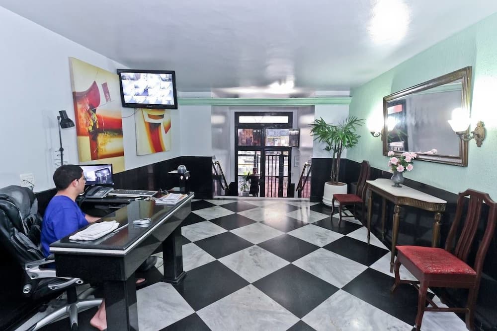 Modern Studio by the Beach 103 Apartment 1