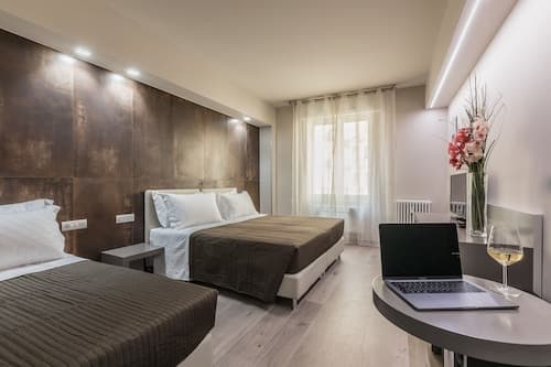 Astoria Deluxe Rooms,,Check in presso L’Hotel Astoria, Via Fratelli Rosselli 14 ,,