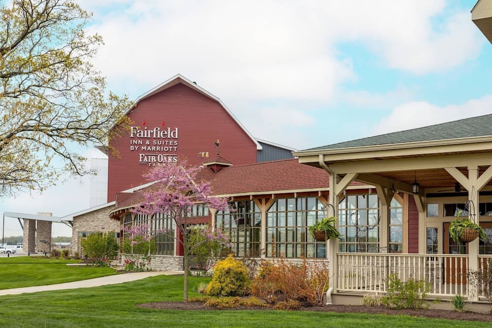 Fairfield Inn & Suites by Marriott Fair Oaks Farms