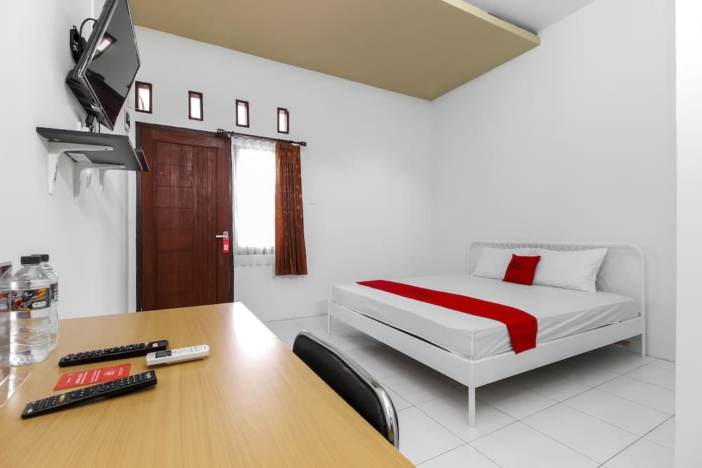 RedDoorz @ Jagakarsa 2