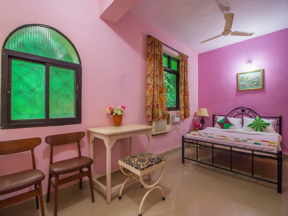 OYO 15934 Home Traditional 3BHK Bainguinim