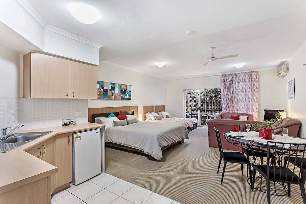 Zenith Studio Unit 3, 10 Messines Street