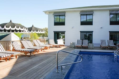 The Inn Hotel Lake Okoboji, an Ascend Collection Hotel