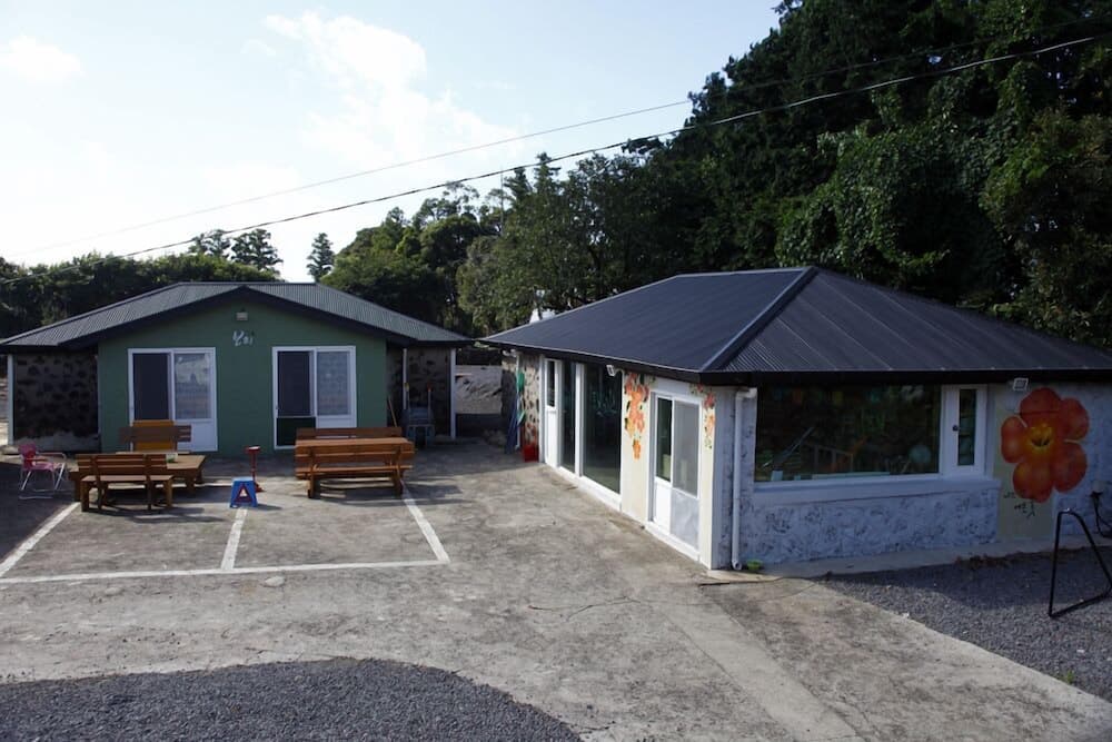 Bori Guesthouse - Hostel