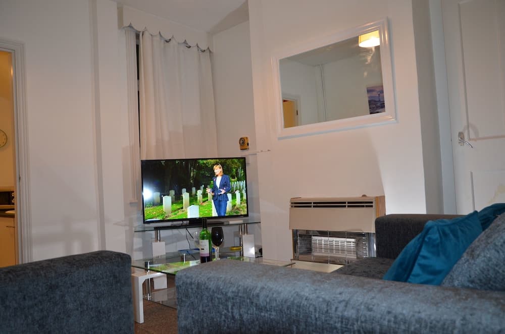 People Boxes Apartments - 74 Highbury