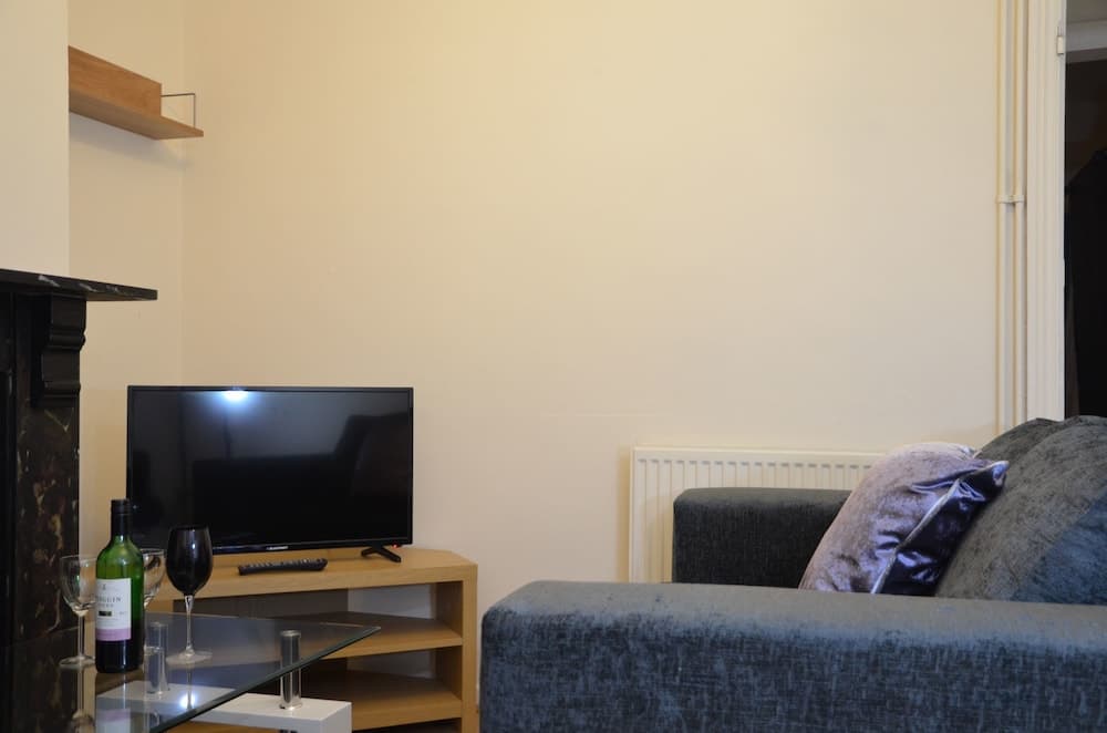 People Boxes Apartments - 38 Ridgway