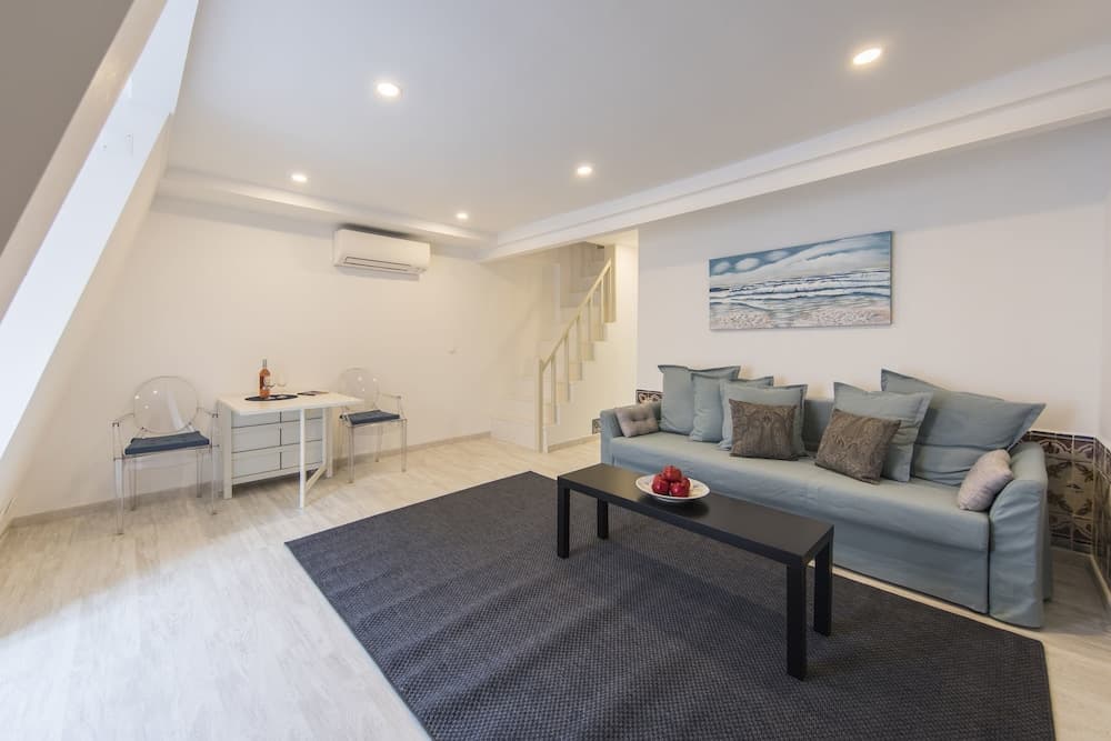 Traditional Duplex Terrace Principe Real