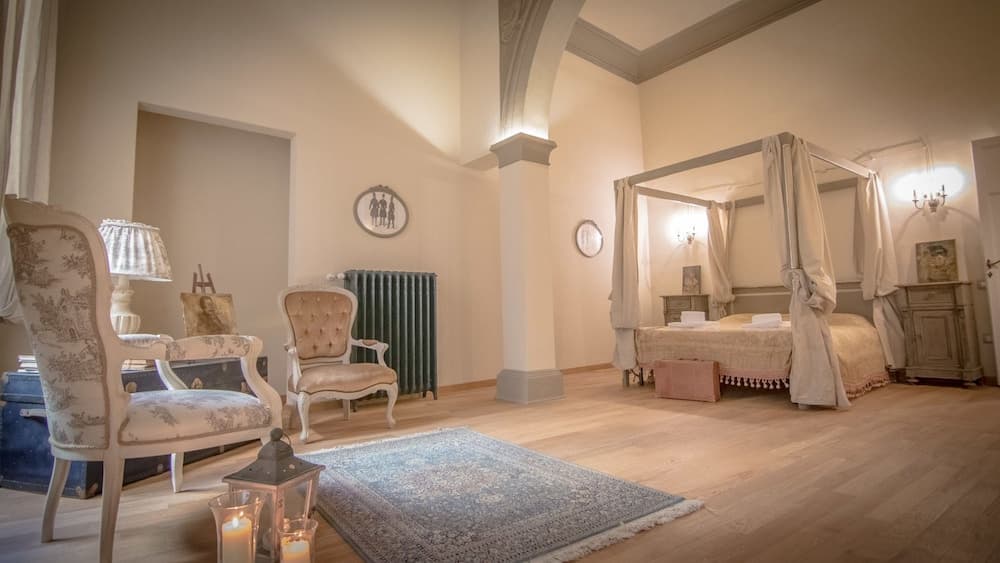 Breathtaking 4BD Apt 5min Walk to Duomo