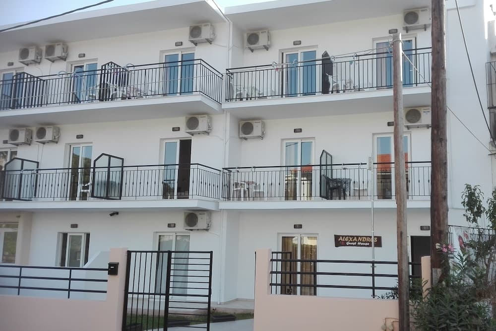 Alexandros Guest House