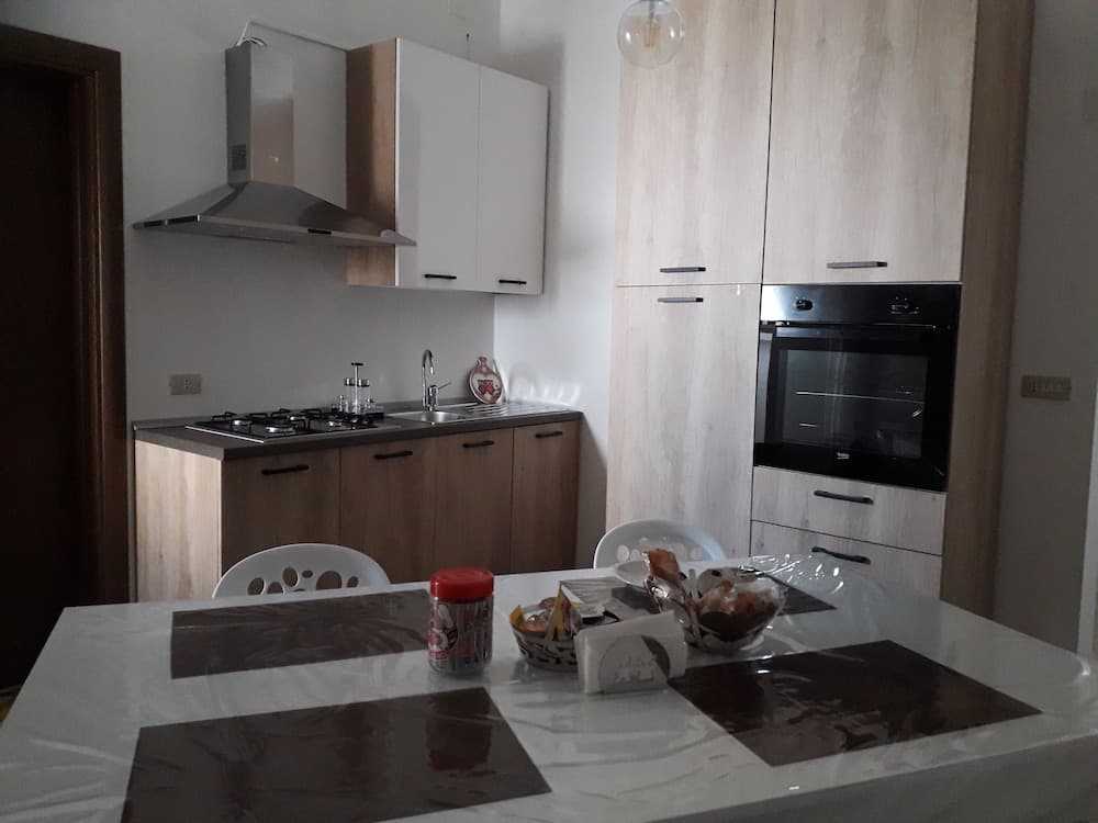 Odada yemek servisi