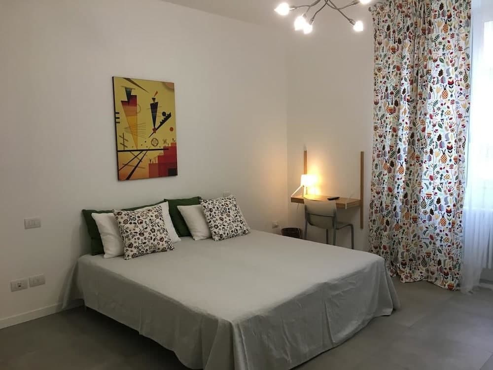 Room Center Station 2