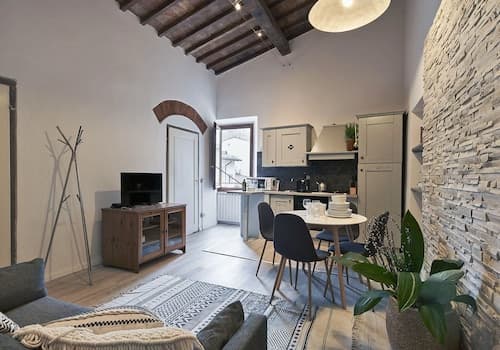 A Few Steps to The Duomo Beautiful 2BD Apt
