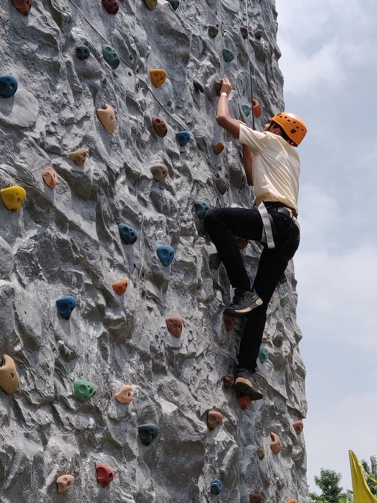 Kaya tırmanma duvarı - iç mekân