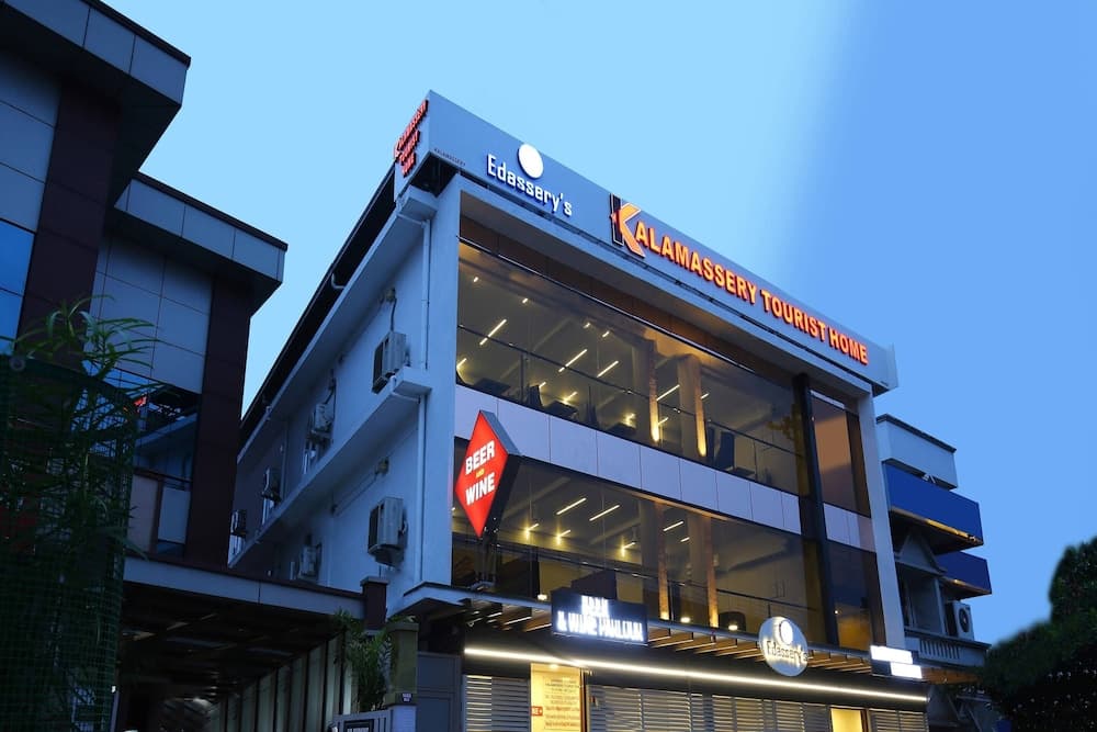 Capital O 22459 Edasserys Kalamassery Tourist Home