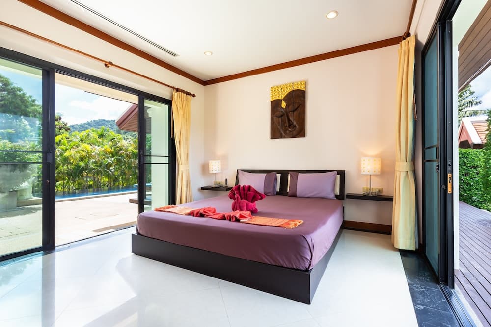 Boutique 3BR Pool Villa Bianca NaiHarn