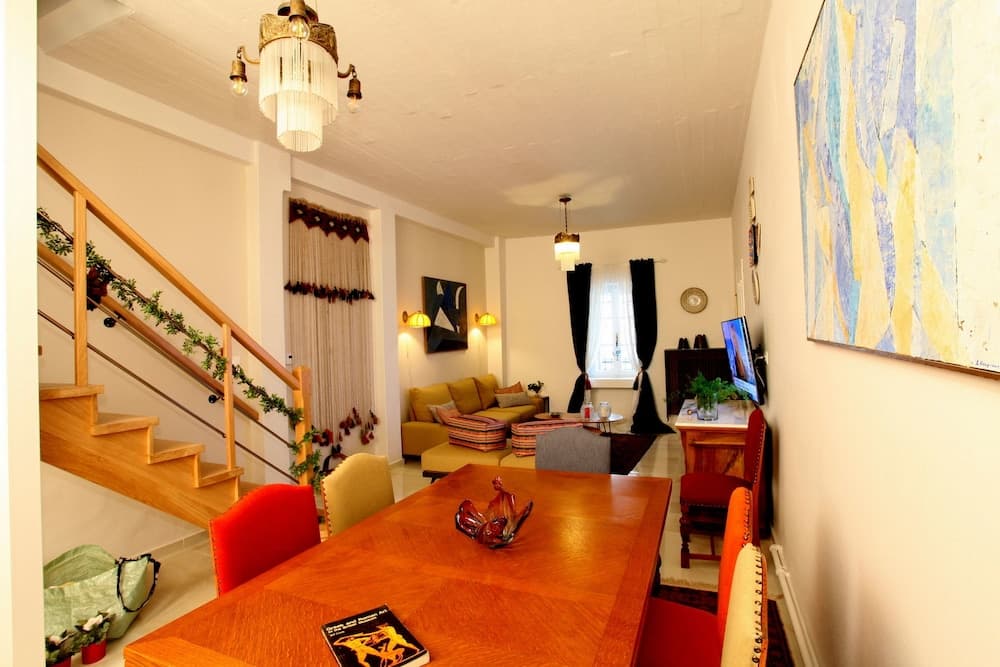 Athenian niche in Plaka