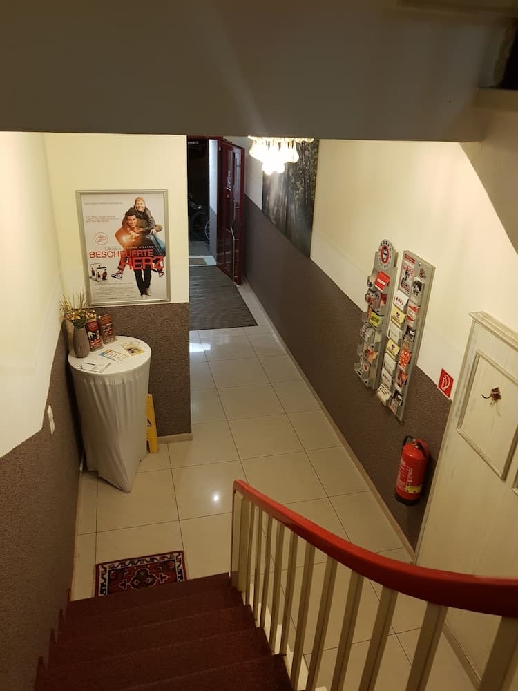 İç mekân girişi