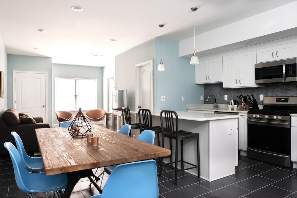 6 Bedroom Duplex Near NYC