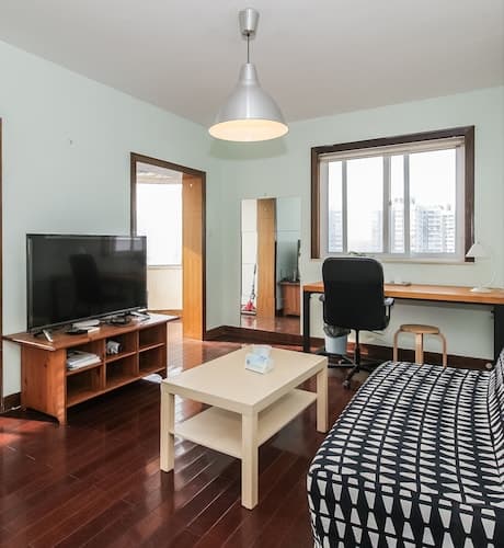 iFamily Apartment Hongfeng Branch