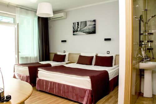Arriva Hotel