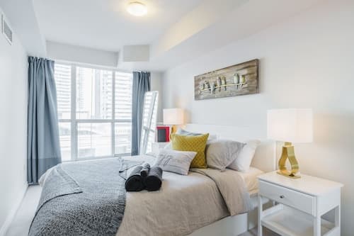 AOC Suites - Heart of Downtown Condo