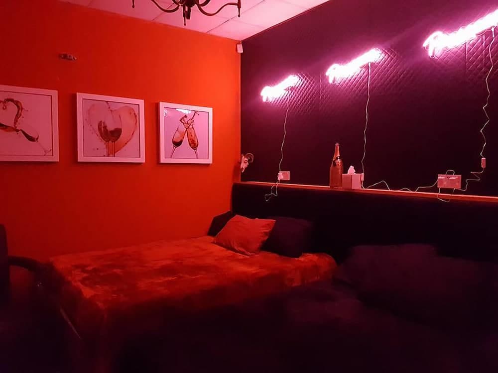 Manchester Party Pad