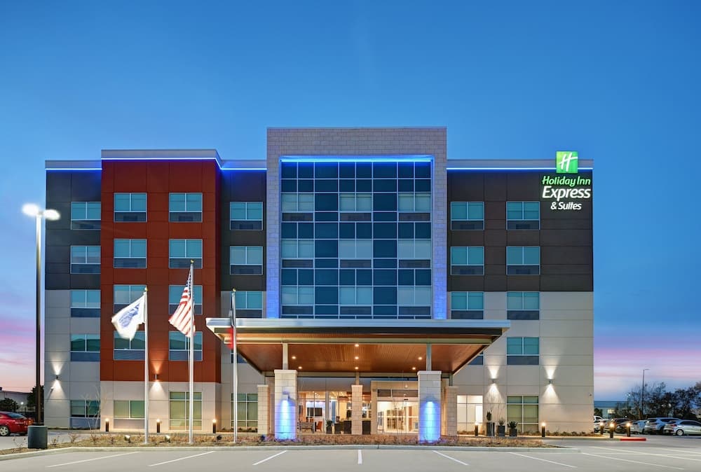 Holiday Inn Express & Suites Houston - Memorial City Centre by IHG